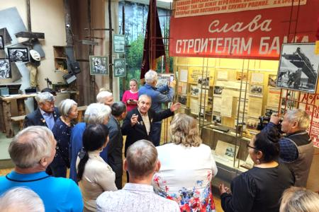 Республика Якутия. Депутаты КПРФ приняли участие в церемонии празднования 45-летия укладки Золотого звена Малого БАМа на станции Беркакит