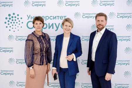 Депутат Государственной Думы РФ Ирина Филатова посетила стратегическую сессию «Перспективы технологического развития в области драг-дизайна»