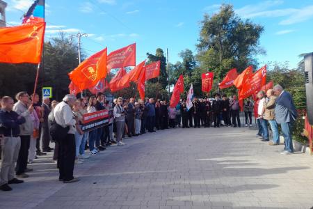 «Не забудем! Не простим!» 4 октября в Севастополе прошел митинг в память о событиях «черного октября»