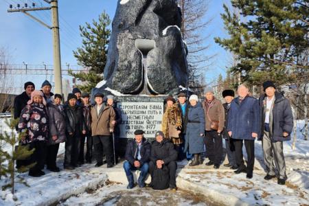 Республика Якутия. Депутаты КПРФ приняли участие в церемонии празднования 45-летия укладки Золотого звена Малого БАМа на станции Беркакит