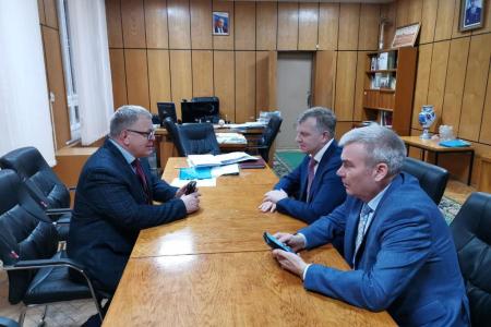 Руководитель фракции КПРФ в Мособлдуме Александр Наумов посетил с рабочим визитом ФГБНУ «ФИЦ картофеля им. А.Г. Лорха» и филиал ФИЦ картофеля НИИ крахмалопродуктов в Красково