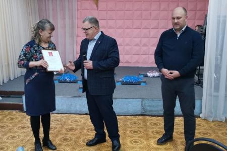 Московская область. Депутат КПРФ Александр Наумов пришел с подарками к инвалидам по зрению