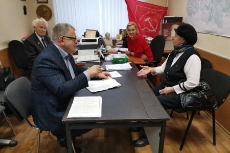 Руководитель фракции КПРФ в Мособлдуме Александр Наумов провёл приём граждан в Ленинском городском округе