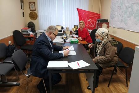 Руководитель фракции КПРФ в Мособлдуме Александр Наумов провёл приём граждан в Ленинском городском округе