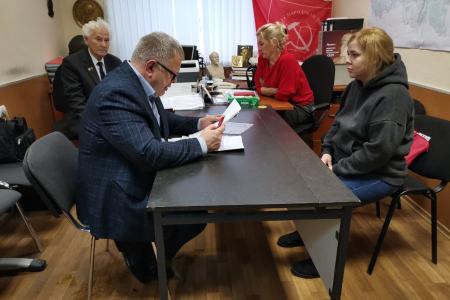 Руководитель фракции КПРФ в Мособлдуме Александр Наумов провёл приём граждан в Ленинском городском округе