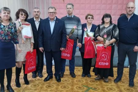 Московская область. Депутат КПРФ Александр Наумов пришел с подарками к инвалидам по зрению