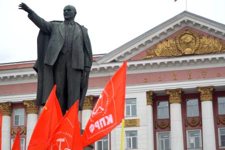 Курская область. Н.Н. Иванов провел митинг в честь 105-й годовщины Великой Октябрьской социалистической революции