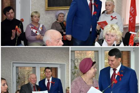 Тульские коммунисты отметили 105-летие Великого Октября автопробегом, возложениями и субботниками в районах области и круглым столом в Туле, на котором выступили Н.В. Арефьев и С.С. Удальцов