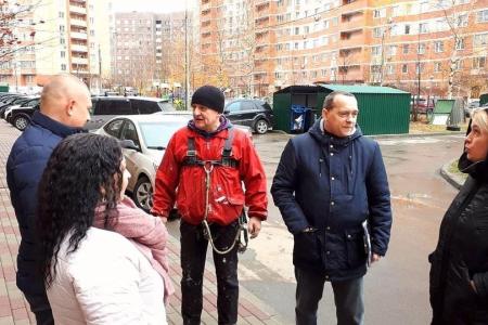 Подмосковные коммунисты - в трудовом строю!