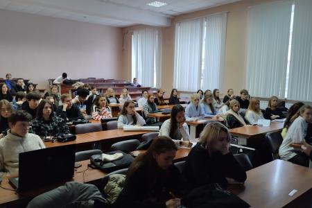 В Нижнем Новгороде прошла встреча руководителя регионального отделения организации «Дети войны» со студентами