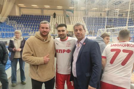 Тюменские коммунисты поддержали мини-футбольный клуб КПРФ на выезде