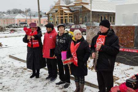 Архангельская область. В День Великого Октября в Каргополе открыли памятник В.И. Ленину