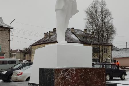 Архангельская область. В День Великого Октября в Каргополе открыли памятник В.И. Ленину