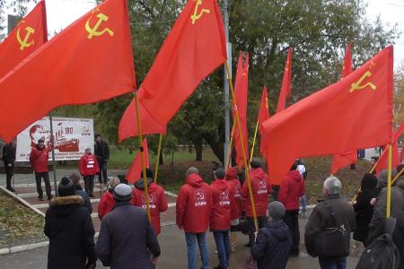 Ольга Алимова встретилась с избирателями накануне юбилея Великого Октября