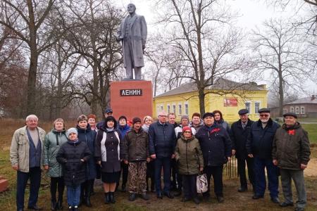 Коммунисты Брянщины отметили 105-ю годовщину Великого Октября