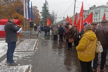 Владимирские коммунисты провели митинг в 105-ю годовщину Великого Октября