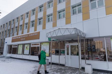 Екатеринбург. Депутат от КПРФ Роман Ступников помог обустроить кабинеты в городской больнице
