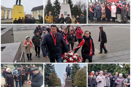 Тульские коммунисты отметили 105-летие Великого Октября автопробегом, возложениями и субботниками в районах области и круглым столом в Туле, на котором выступили Н.В. Арефьев и С.С. Удальцов