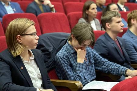 X Пленум ЦК ЛКСМ РФ дал старт VII Съезду Ленинского комсомола