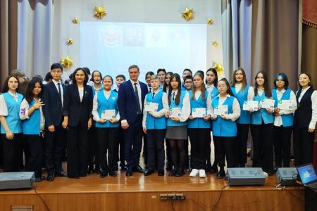 Хакасия приняла делегацию луганских школьников, прибывших в республику по приглашению главы региона Валентина Коновалова