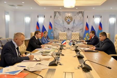 Красный губернатор Валентин Коновалов: «Росавтодор продолжит оказывать Хакасии поддержку в развитии транспортной инфраструктуры»