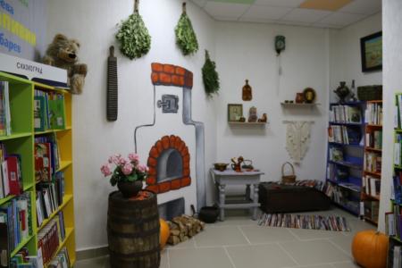 Рязань. Депутаты-коммунисты поздравили коллектив библиотеки