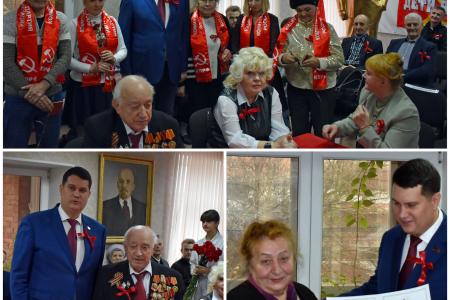 Тульские коммунисты отметили 105-летие Великого Октября автопробегом, возложениями и субботниками в районах области и круглым столом в Туле, на котором выступили Н.В. Арефьев и С.С. Удальцов