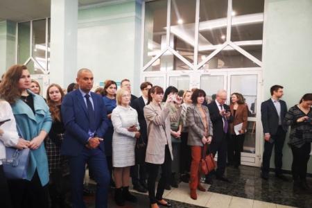 Леонид Калашников открыл выставку лучших работ детей российских соотечественников «Национальный костюм в фольклоре народов России»