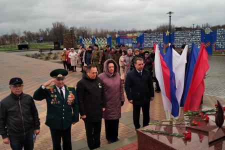 Лидер волгоградских коммунистов Тамара Головачева приняла участие в торжественном открытии сквера 80-летия Победы в Сталинградской битве