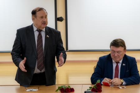Н.Н. Иванов посетил «Курский областной перинатальный центр» и  вручил медали ЦК КПРФ в ознаменование 100-летия образования СССР