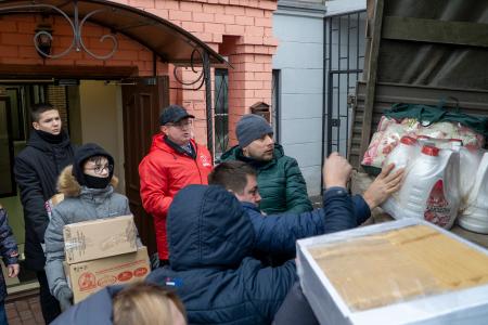 С пожеланием Победы и возвращения домой. Гуманитарный конвой курских коммунистов