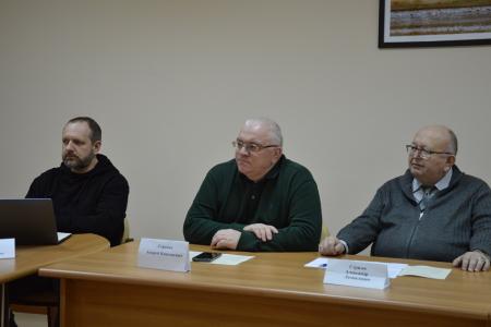 Первый секретарь Калмыцкого рескома партии Николай Нуров принял участие в "Круглом столе" Российского общества политологов