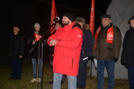 Новосибирск. КПРФ провела митинг в сквере Героев революции