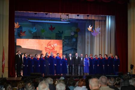 В Новосибирске состоялся концерт комсомольской песни «Беспокойные сердца»