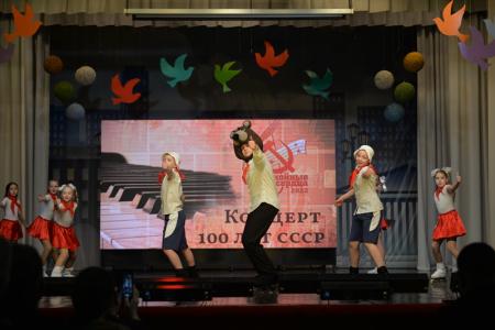 В Новосибирске состоялся концерт комсомольской песни «Беспокойные сердца»