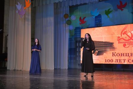 В Новосибирске состоялся концерт комсомольской песни «Беспокойные сердца»