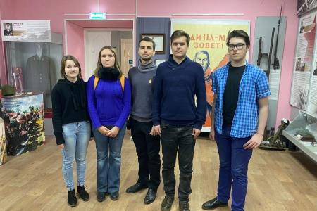 Тульские комсомольцы благоустроили могилу одного из первых активистов РКСМ в Белёве и сквер вокруг неё, а также возложили цветы к памятнику В.И. Ленину