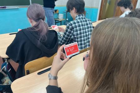 Самарская область. Активисты КПРФ и Ленинского комсомола активно участвуют в школьной акции «Знамя нашей Победы»
