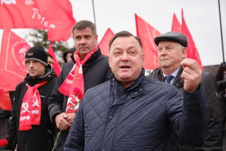 Коммунисты КПРФ в Красноярском крае встретили 105-ю годовщину Октября