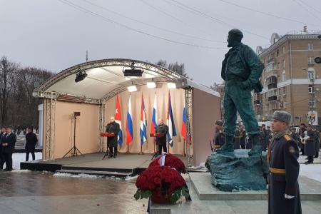 В Москве открыли памятник Фиделю Кастро