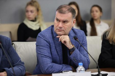 Фракция КПРФ в Мосгордуме провела круглый стол, посвященный 105-летию Октябрьской революции и 100-летию основания СССР
