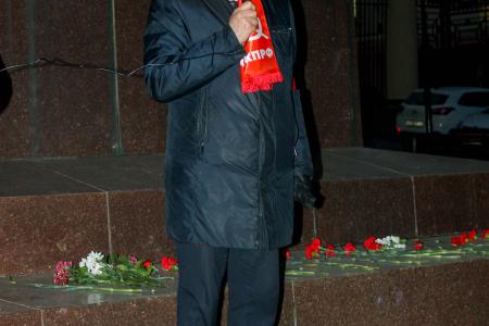 Удмуртия. В Ижевске прошел митинг возле памятника Владимиру Ильичу Ленину