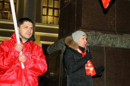 Удмуртия. В Ижевске прошел митинг возле памятника Владимиру Ильичу Ленину