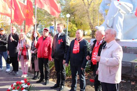 Республика Крым. Праздничный митинг в честь Великого Октября