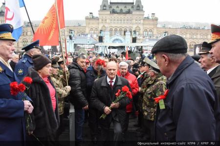 Состоялось возложение венков и цветов к Мавзолею В.И. Ленина