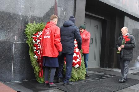 Состоялось возложение венков и цветов к Мавзолею В.И. Ленина