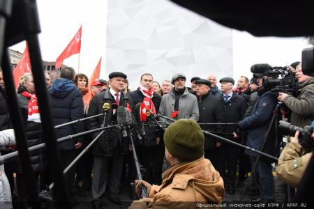 Состоялось возложение венков и цветов к Мавзолею В.И. Ленина