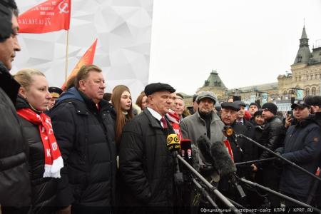Состоялось возложение венков и цветов к Мавзолею В.И. Ленина