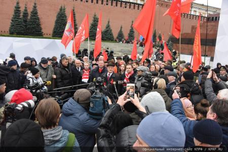 Состоялось возложение венков и цветов к Мавзолею В.И. Ленина