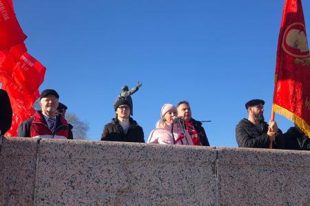 Амурская область. «От идей революции никогда не отступим»: в Благовещенске состоялся митинг по случаю 105-летия Великого Октября